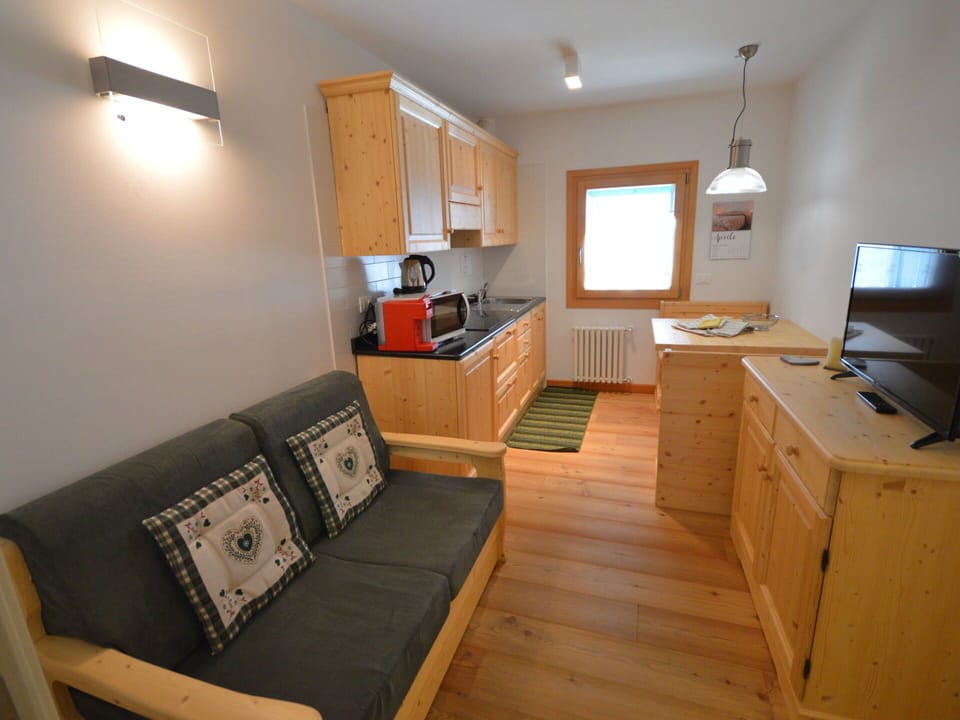 Property, Furniture, Cabinetry, Television, Comfort, Couch, Wood, Drawer, Interior Design, Countertop