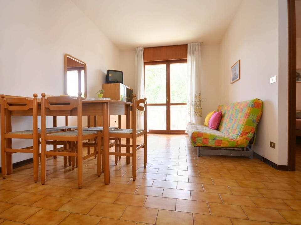 Room, Property, Furniture, Floor, Building, House, Interior Design, Table, Real Estate, Hardwood
