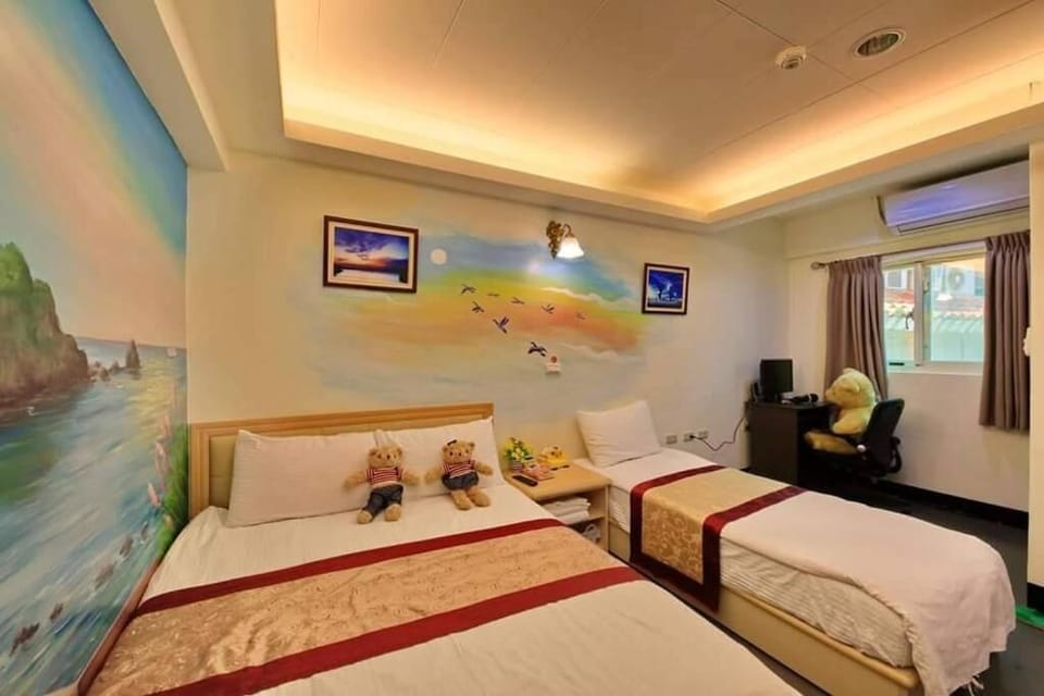 Basic Triple Room, 1 Bedroom, City View | Desk, free WiFi, bed sheets