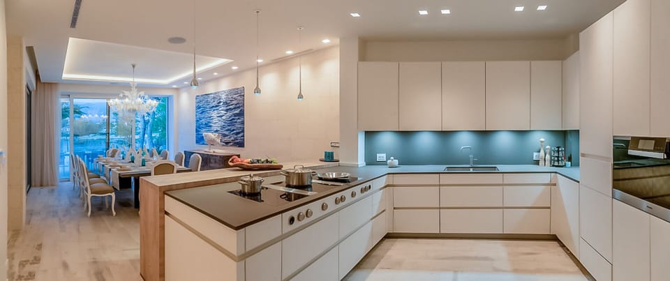 Villa, 6 Bedrooms | Private kitchen | Coffee/tea maker, fridge, oven, stovetop