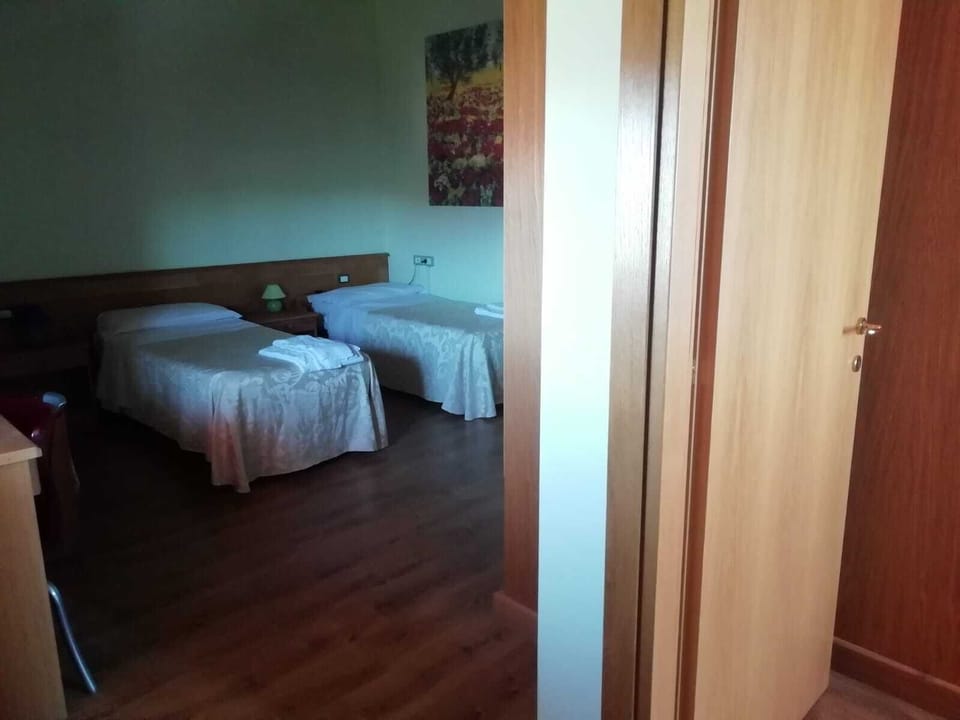 Free cribs/infant beds, free WiFi, bed sheets