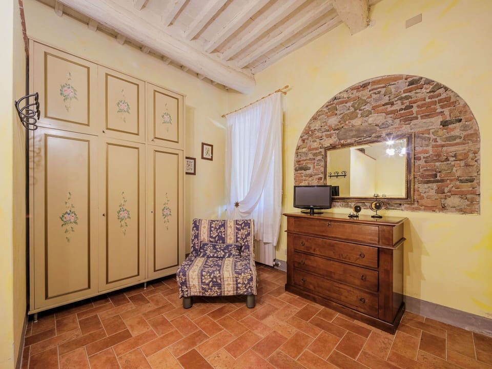 Furniture, Cabinetry, Wood, Drawer, Interior Design, Chest Of Drawers, Architecture, Comfort, Flooring, Building