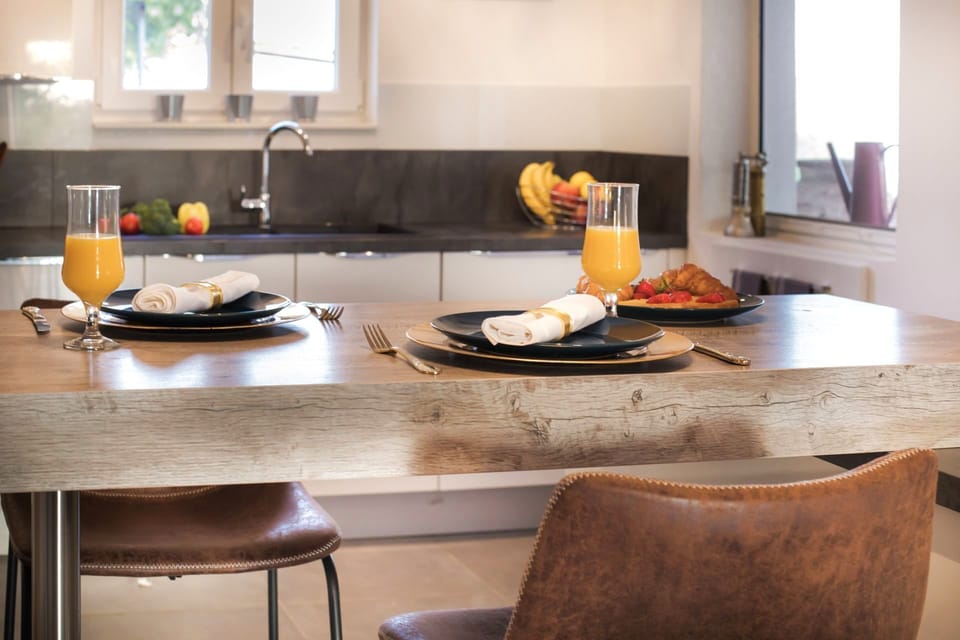 Villa | In-room dining