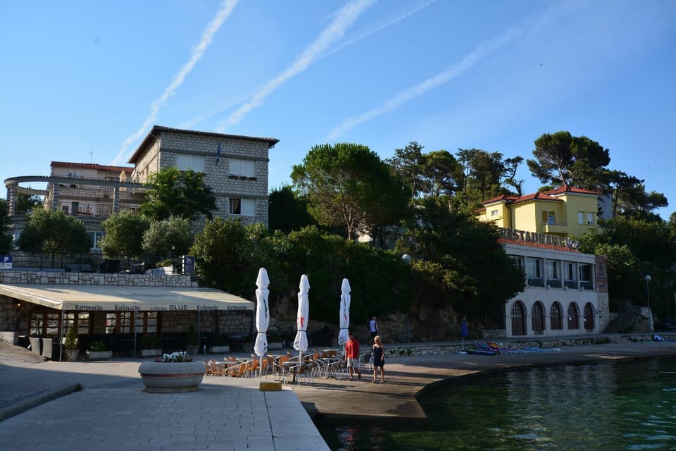 Beach nearby, 2 beach bars