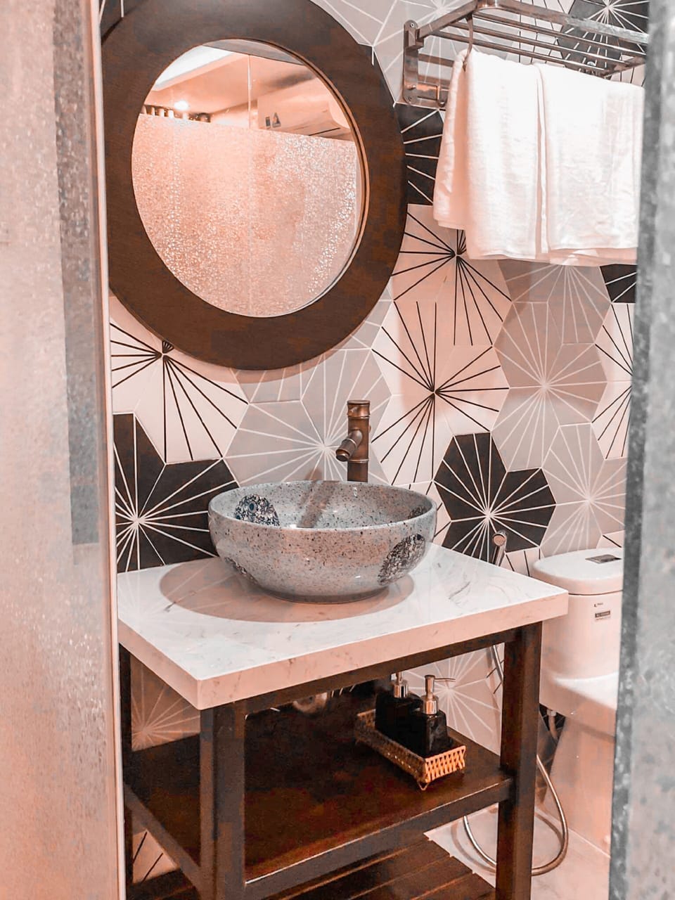 Bathroom sink