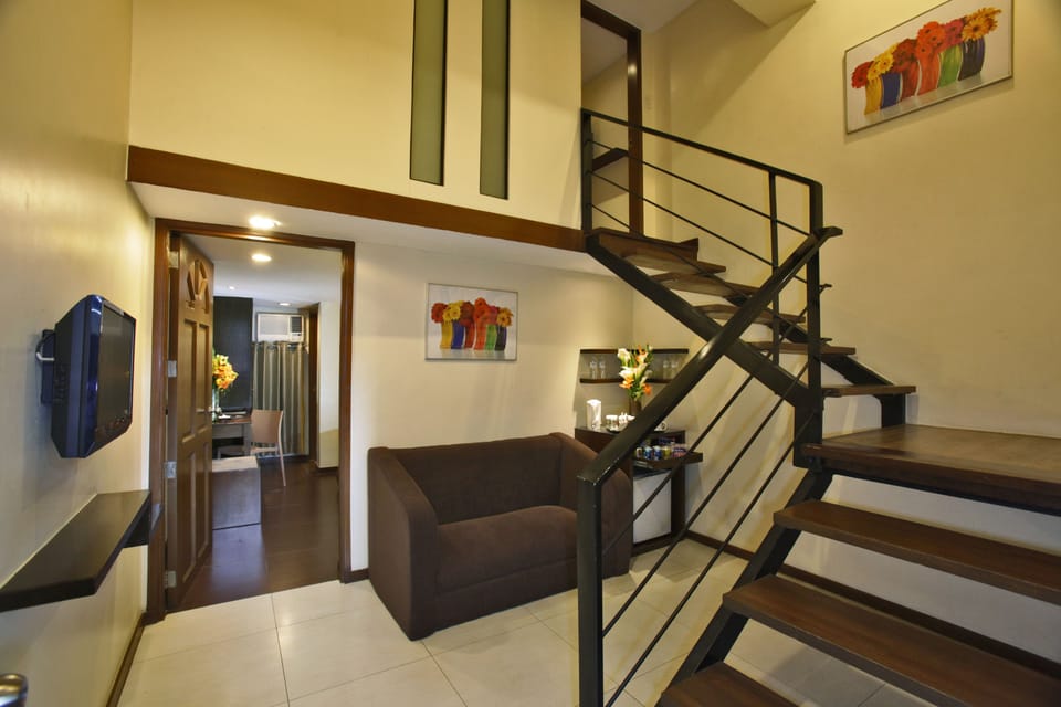 De Luxe Family | Living room | Flat-screen TV