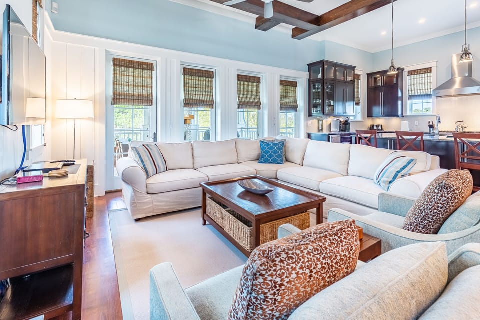 Spectacular Space to lounge after beachin