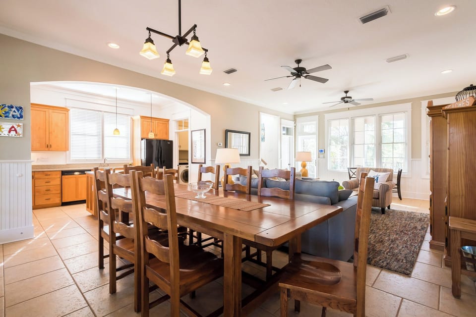 Living (6), Dining, Kitchen