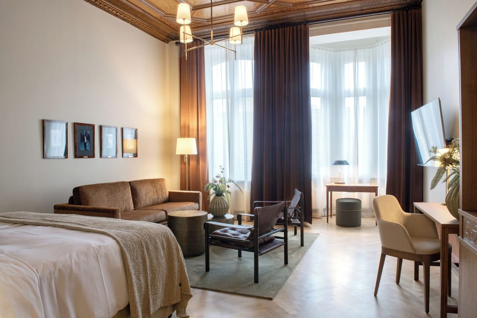 Junior Suite | Desk, iron/ironing board, free WiFi, bed sheets