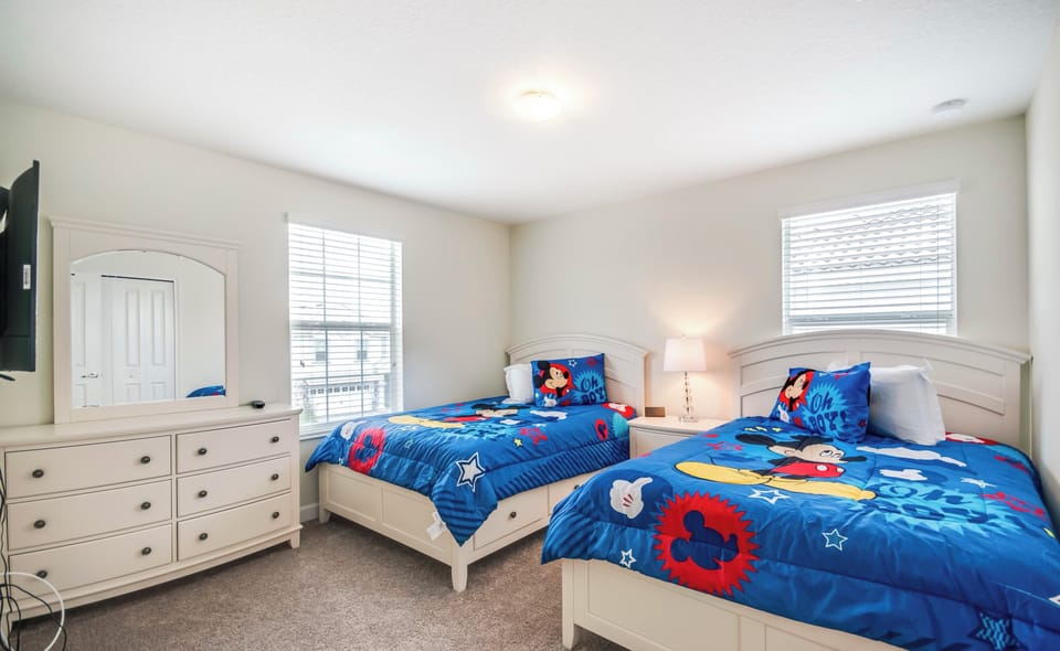 South-Facing Pool & Spa • Princess Room • Game Room • Near Disney House in Polk County