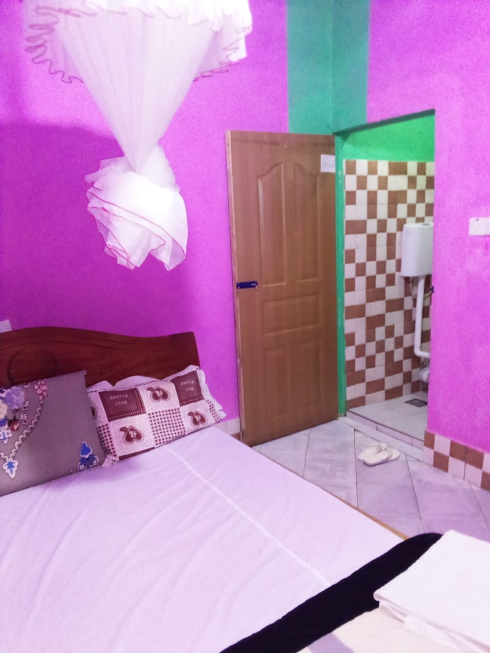 Double Room | Desk, blackout drapes, free WiFi, bed sheets