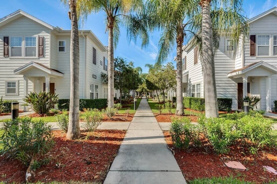 23-101 Diplomat Court (1).jpg