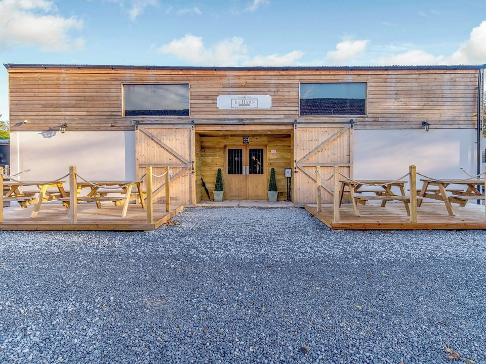 On-site amenities | Owls Rest, Dovecote House, Chestnut - Killerby Old Hall, Cayton, near Scarborough