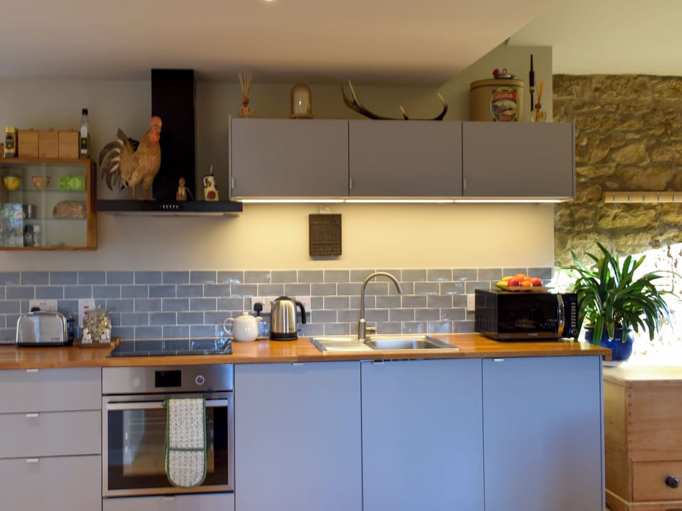 Attractive fitted kitchen and dining area | The Outside Room, Near Ladybank, Cupar
