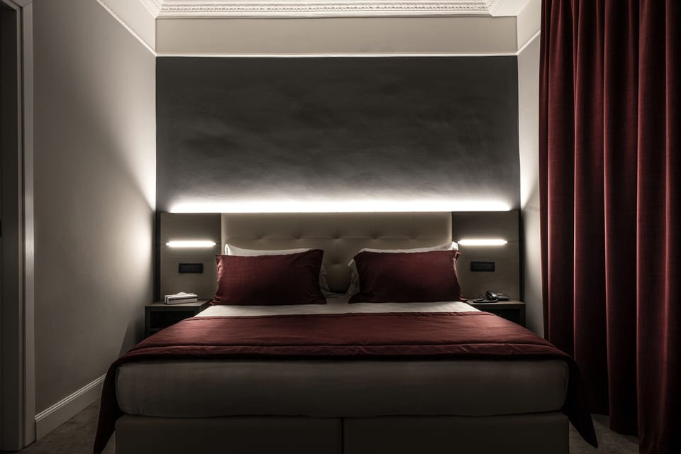Deluxe Triple Room | Hypo-allergenic bedding, down comforters, memory foam beds, minibar