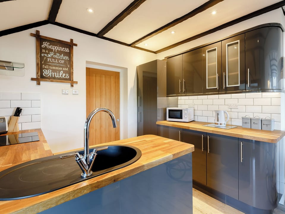 Kitchen | Serenity Sands - Blue Waters Apartments, Goodrington, near Paignton