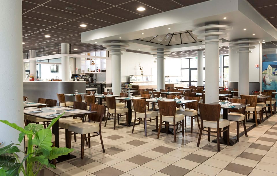 Enjoy a meal at the on-site restaurant - Open during the Summer!