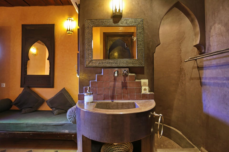 Triple Room | Bathroom sink