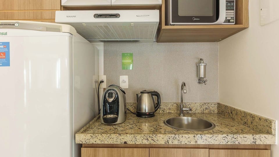 Deluxe Double Room | In-room safe, desk, blackout drapes, iron/ironing board