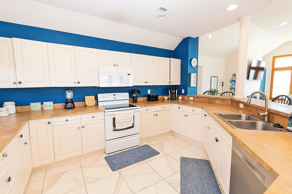 Left Side - Kitchen