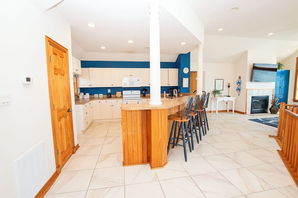 Left Side - Kitchen