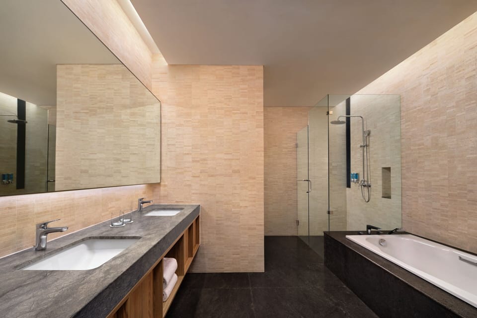 Presidential Suite, 1 Bedroom | Bathroom | Free toiletries, hair dryer, slippers, bidet