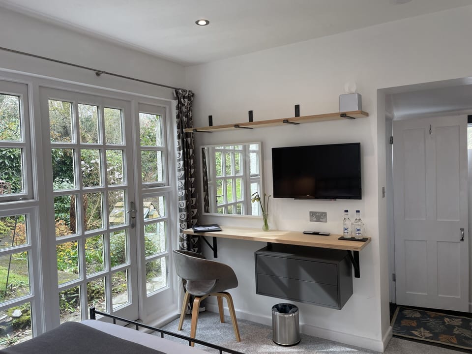 Garden Room | Blackout drapes, free WiFi, bed sheets