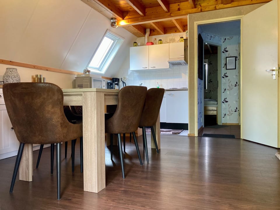 Bungalow, 3 Bedrooms, Patio, Garden View | Dining