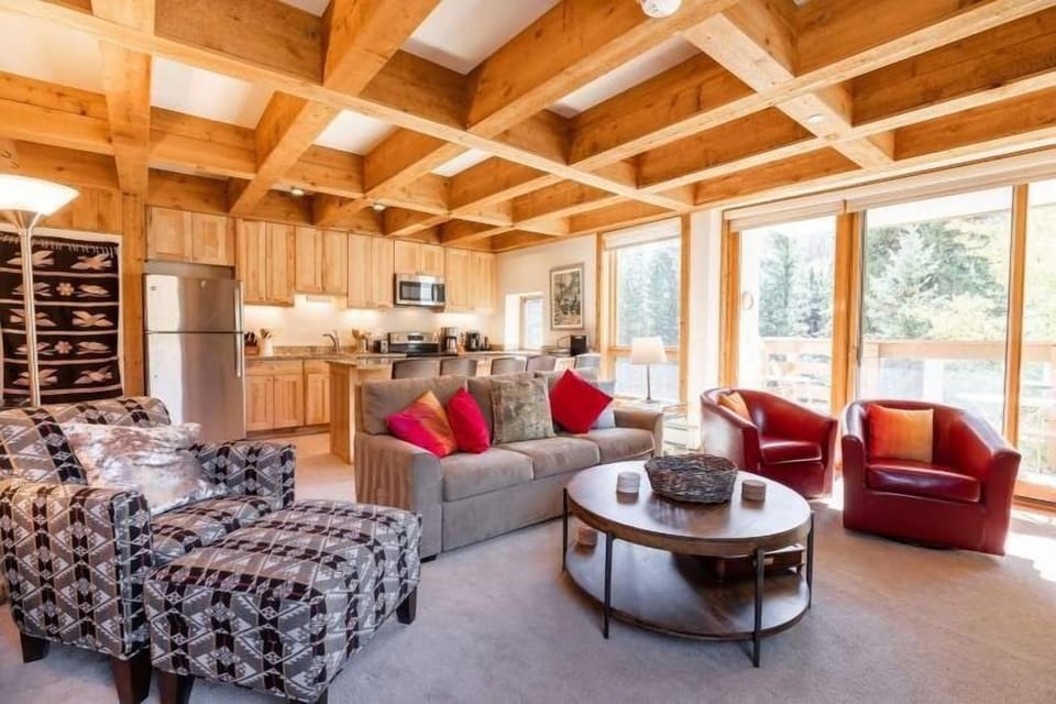 Condo, 3 Bedrooms | Interior
