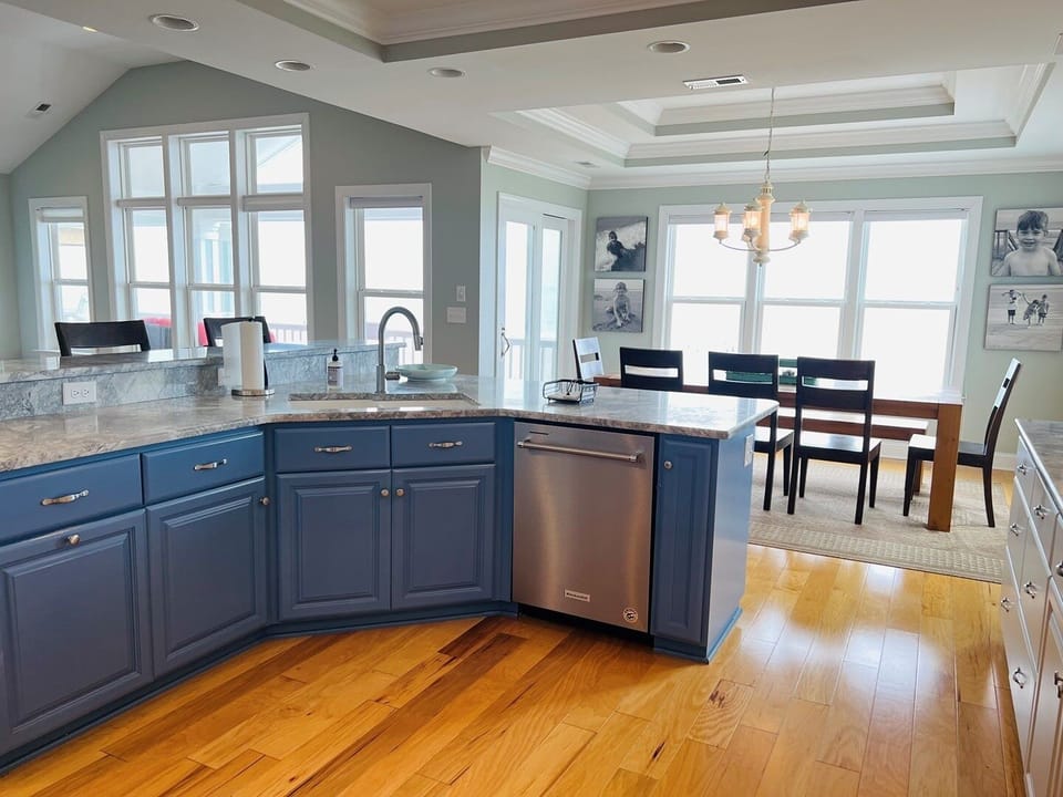 House, 6 Bedrooms | Private kitchen | Fridge, oven, coffee/tea maker, toaster