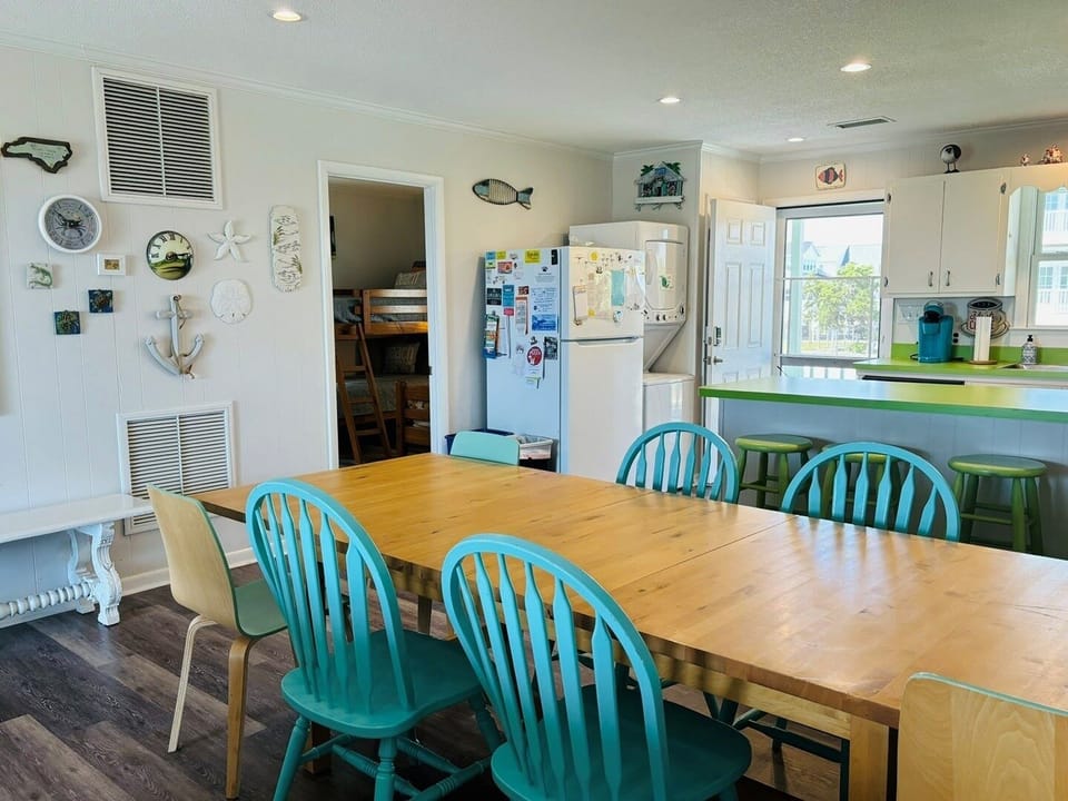 House, 4 Bedrooms | Dining