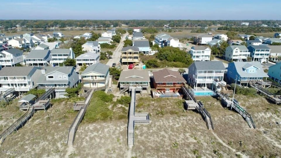 House, 4 Bedrooms | Aerial view