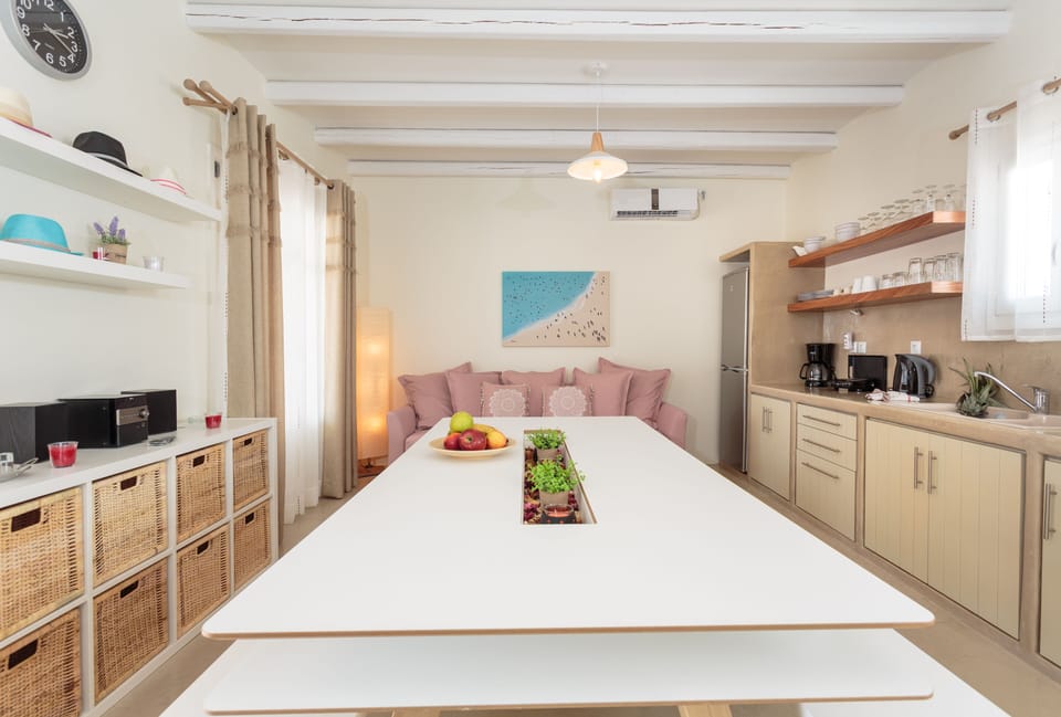 Exceptional Villa Artemis in Punda Paros - dining table