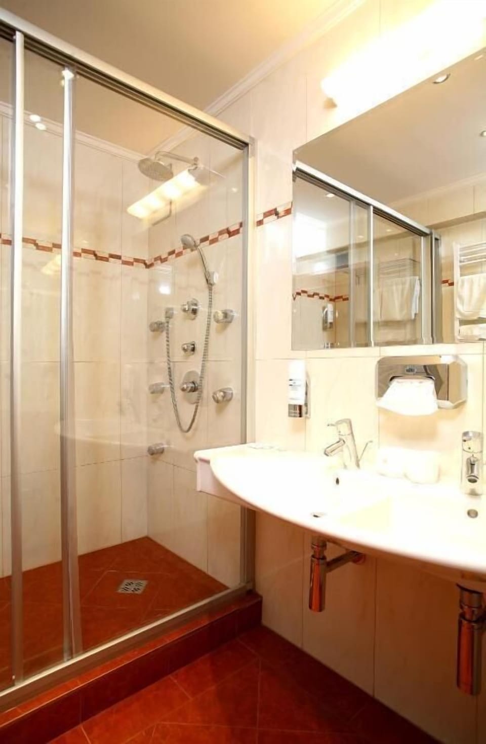 Twin room | Bathroom | Towels