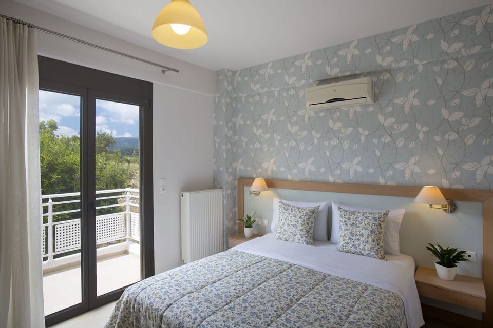 1st floor master bedroom 2