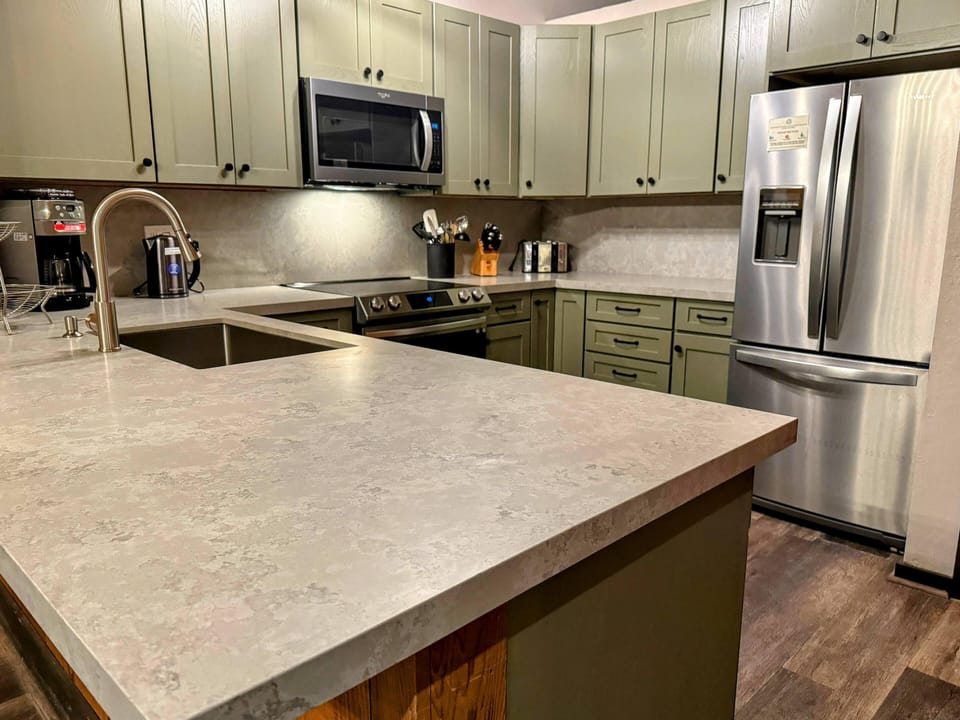 Brand new kitchen November 2023! New stainless steel appliances.