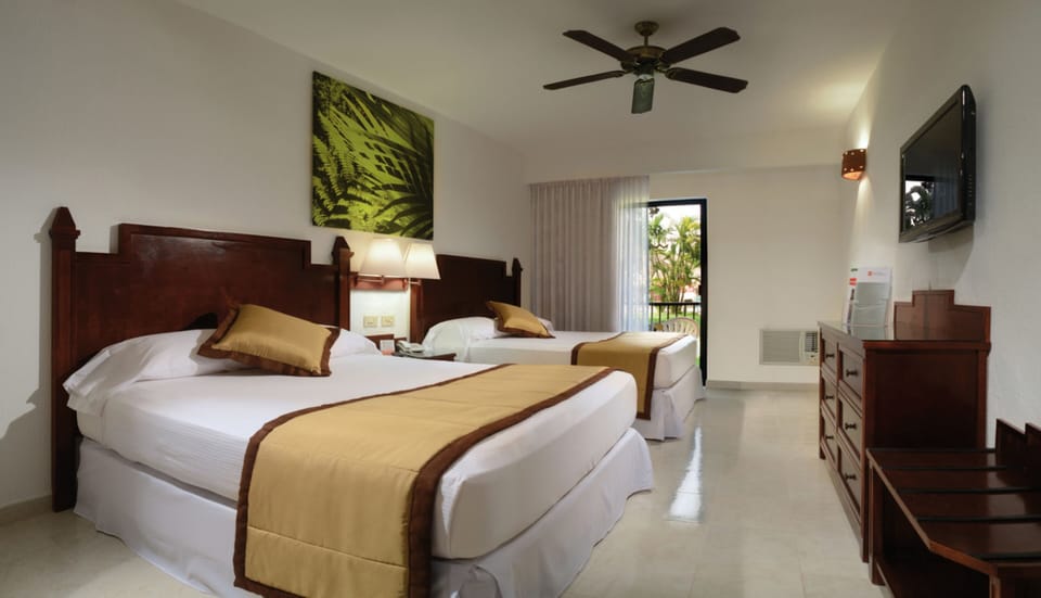 Minibar, in-room safe, blackout drapes, free WiFi