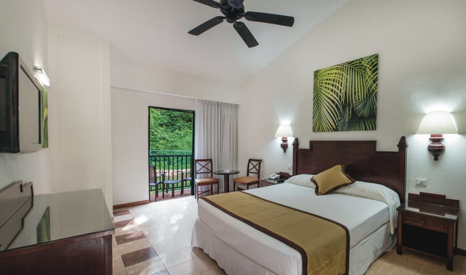 Minibar, in-room safe, blackout drapes, free WiFi