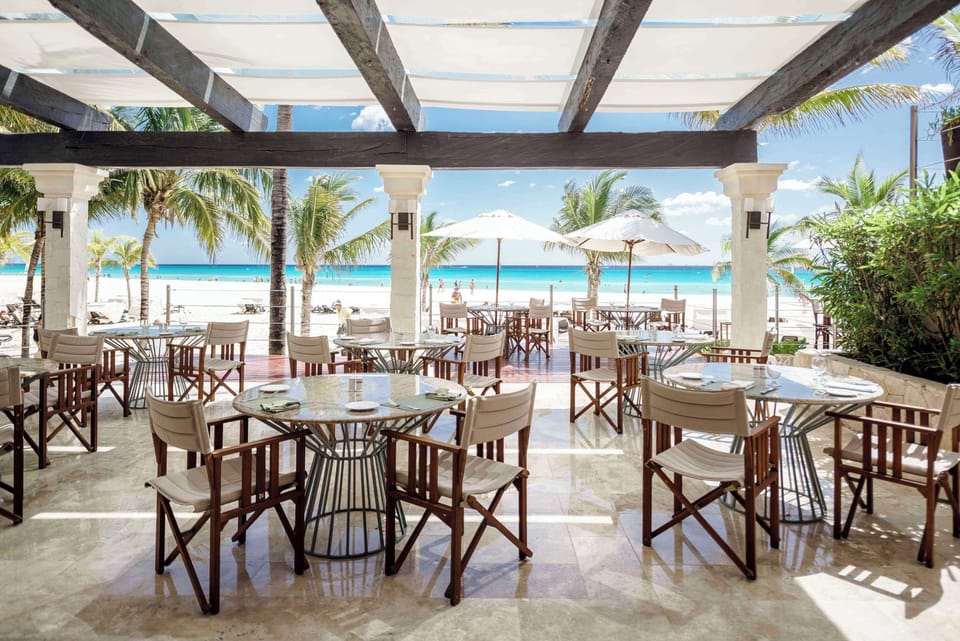 6 restaurants; breakfast, lunch, and dinner served