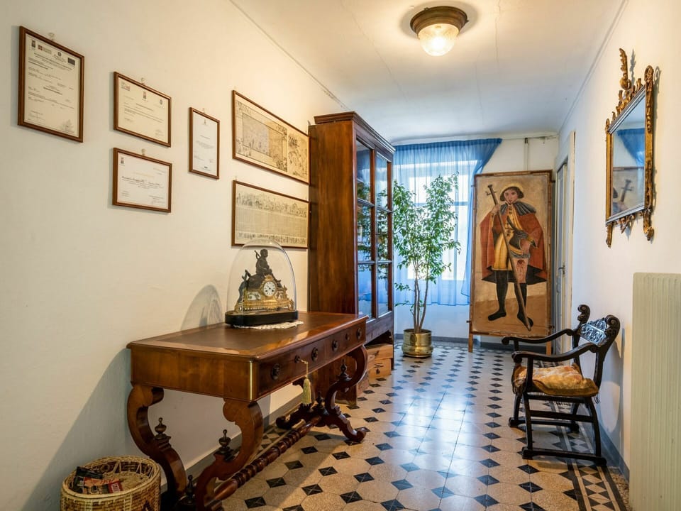 Picture Frame, Property, Furniture, Houseplant, Plant, Interior Design, Wood, Table, Floor, Chair
