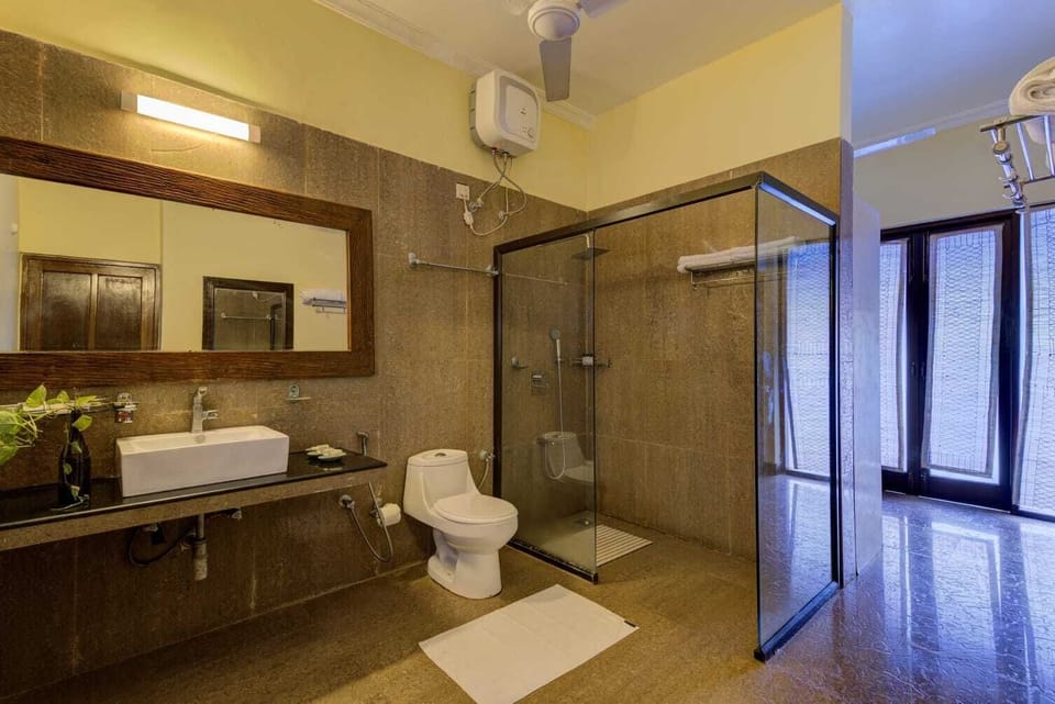 Villa, 5 Bedrooms | Bathroom | Shower, rainfall showerhead, free toiletries, hair dryer