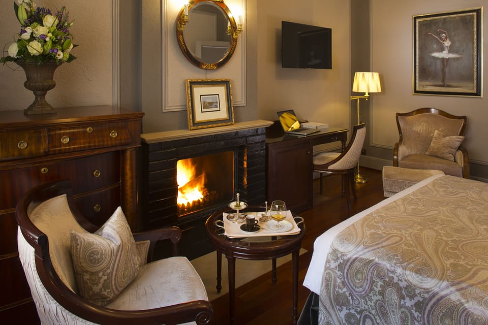 Classic Double Room | 1 bedroom, premium bedding, minibar, in-room safe