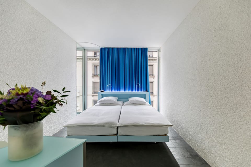 Double or Twin Room | Minibar, in-room safe, desk, soundproofing