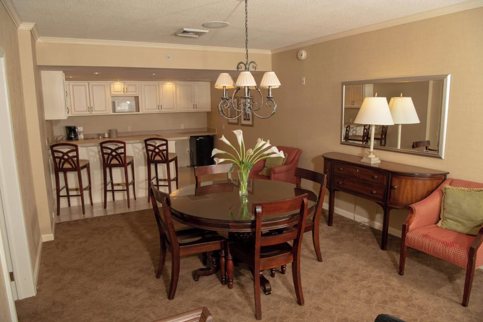 Premium bedding, desk, iron/ironing board, free WiFi