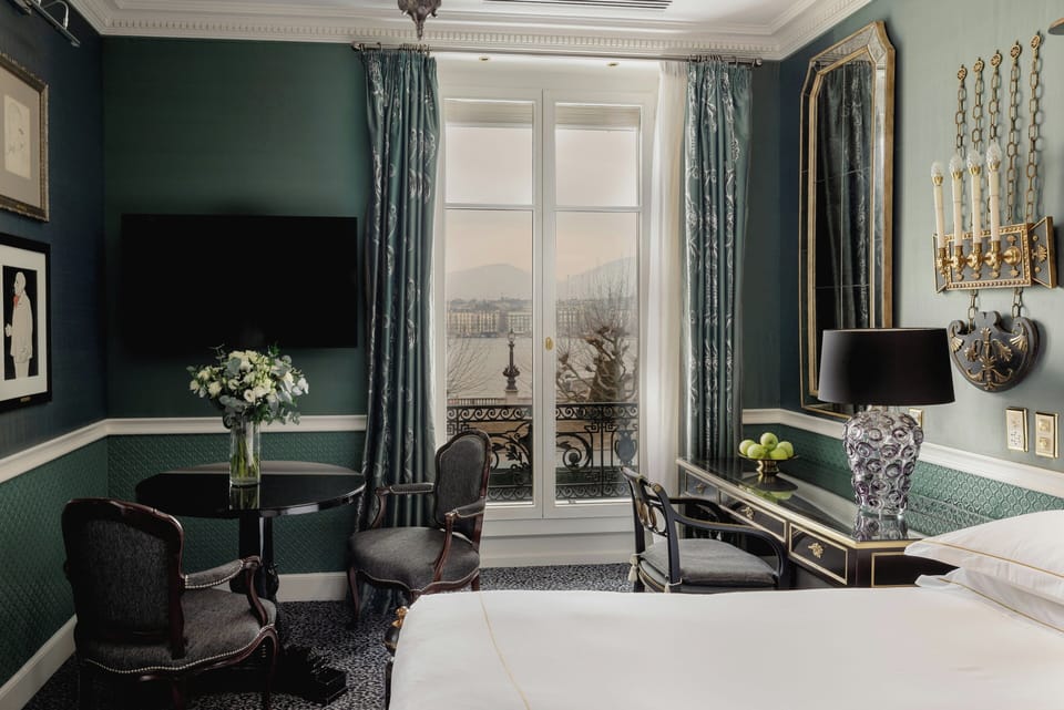 Exclusive Room, 1 King Bed, Lake View | Egyptian cotton sheets, premium bedding, down comforters, pillowtop beds
