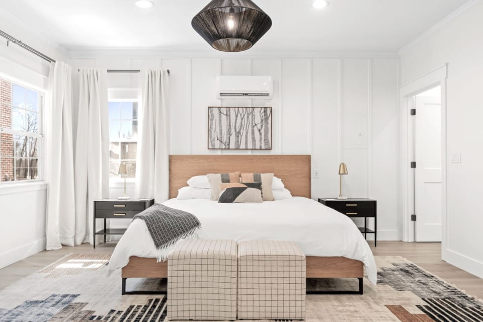 Luxury Studio Suite, 1 King Bed, Fireplace | Premium bedding, memory foam beds, laptop workspace, blackout drapes