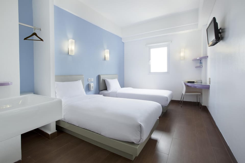 Smart Room Twin | In-room safe, desk, WiFi (free), bed sheets