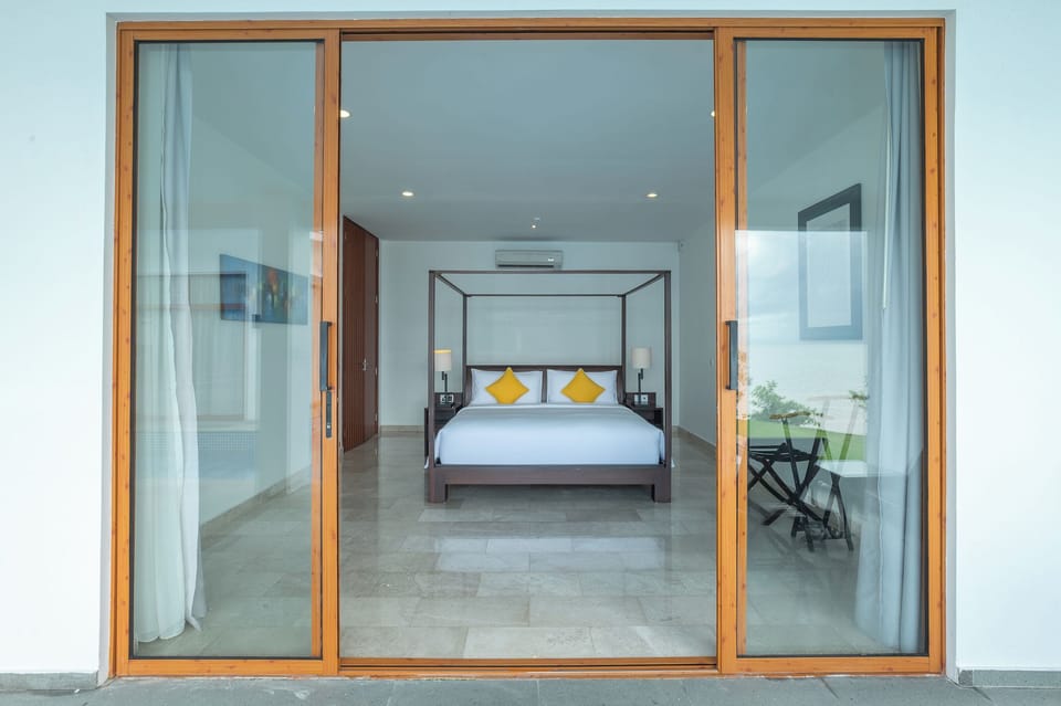 Premier Five-Bedroom Seafront Residence | Premium bedding, down comforters, pillowtop beds, minibar