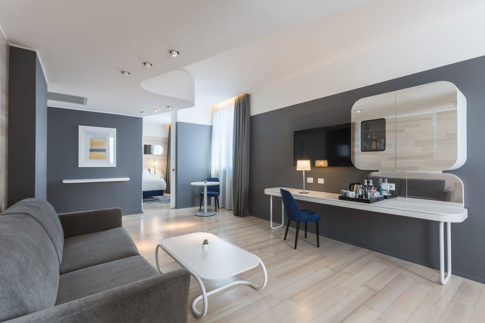 Suite, 1 Bedroom | Premium bedding, down comforters, minibar, in-room safe