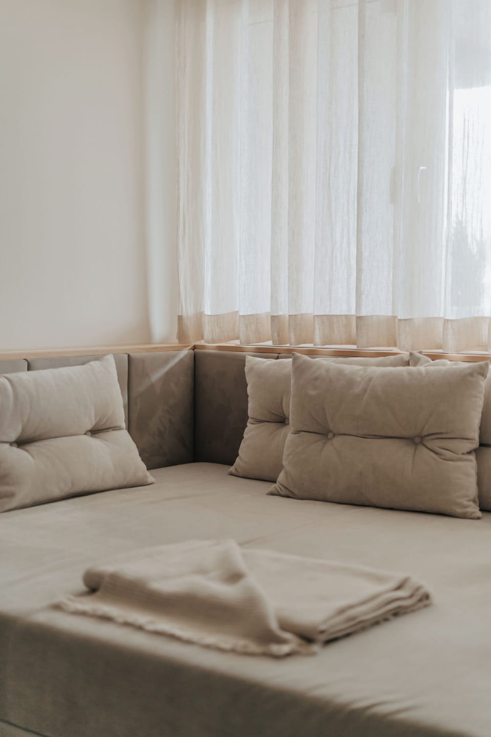 Classic Room | Minibar, desk, blackout drapes, free WiFi